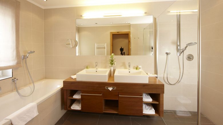 <b>Gridlon Hotel Room</b>. Images powered by <a href="https://www.leonardoworldwide.com/" title="Leonardo Worldwide" target="_blank">Leonardo</a>.