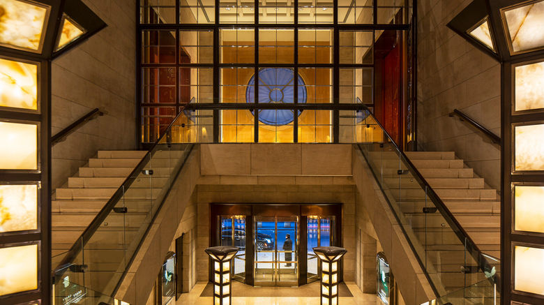 <b>Four Seasons Hotel New York Lobby</b>. Images powered by <a href="https://www.leonardoworldwide.com/" title="Leonardo Worldwide" target="_blank">Leonardo</a>.