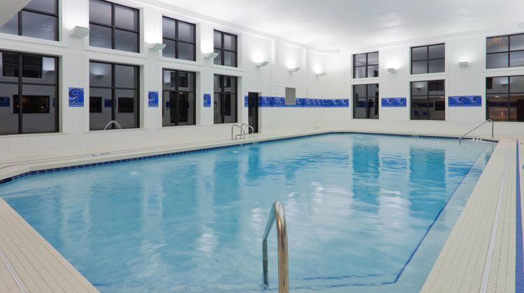 Holiday Inn Express & Suites Mentor Pool