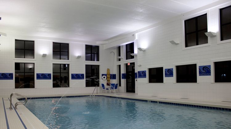 Holiday Inn Express & Suites Mentor Pool