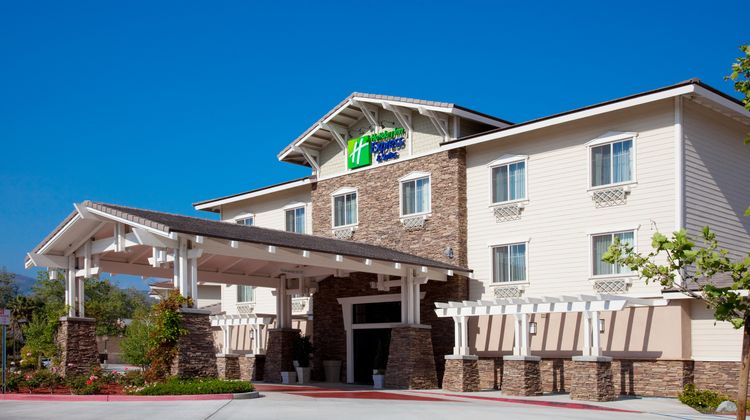 Holiday Inn Express Hotel & Stes Exterior