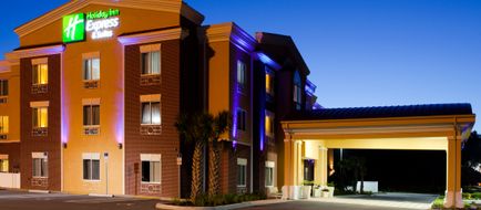 Holiday Inn Express Brooksville Exterior