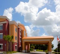 Holiday Inn Express Brooksville Exterior