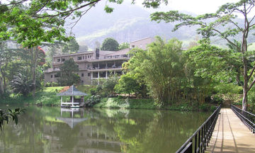 Hunas Falls Hotel