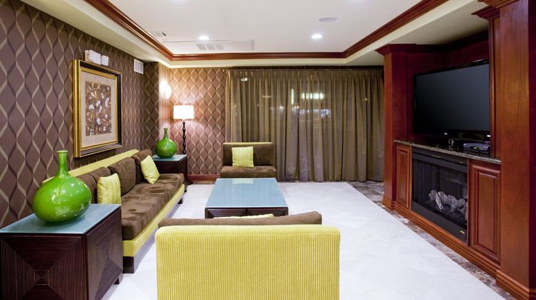 <b>Holiday Inn Express Hotel & Suites Lobby</b>. Images powered by <a href="https://www.leonardoworldwide.com/" title="Leonardo Worldwide" target="_blank">Leonardo</a>.