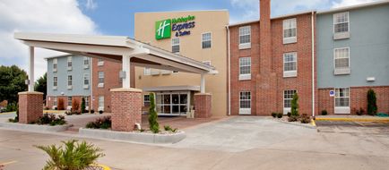 Holiday Inn Express Exterior