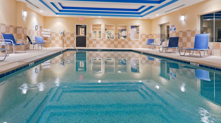 Holiday Inn Express Columbia Pool
