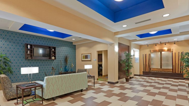 Holiday Inn Express Columbia Lobby