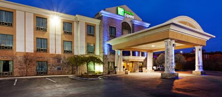 Holiday Inn Express & Suites Exterior