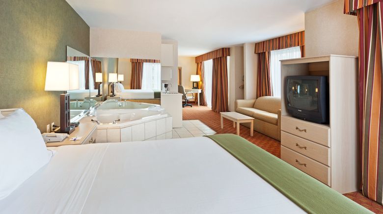 <b>Holiday Inn Express & Suites Suite</b>. Images powered by <a href="https://www.leonardoworldwide.com/" title="Leonardo Worldwide" target="_blank">Leonardo</a>.