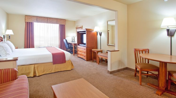 Holiday Inn Express & Suites Cedar City Room