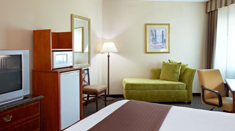 <b>Holiday Inn Express Biloxi-Beach Blvd Room</b>. Images powered by <a href="https://www.leonardoworldwide.com/" title="Leonardo Worldwide" target="_blank">Leonardo</a>.