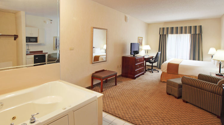 Holiday Inn Express Suite