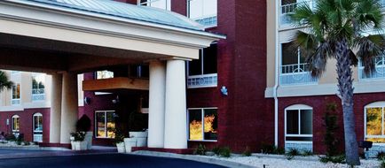 Holiday Inn Express Hotel & Suites Exterior
