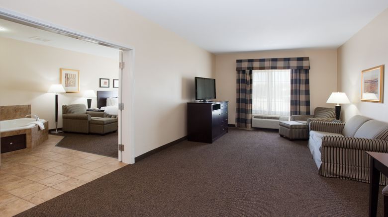 <b>Holiday Inn Express Hotel & Suites Suite</b>. Images powered by <a href="https://www.leonardoworldwide.com/" title="Leonardo Worldwide" target="_blank">Leonardo</a>.