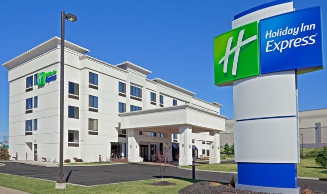 Holiday Inn Express Fishkill Exterior