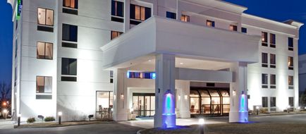 Holiday Inn Express Fishkill Exterior