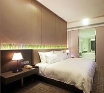 Hangzhou Tower Hotel Room