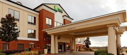 Holiday Inn Express Crockett Exterior