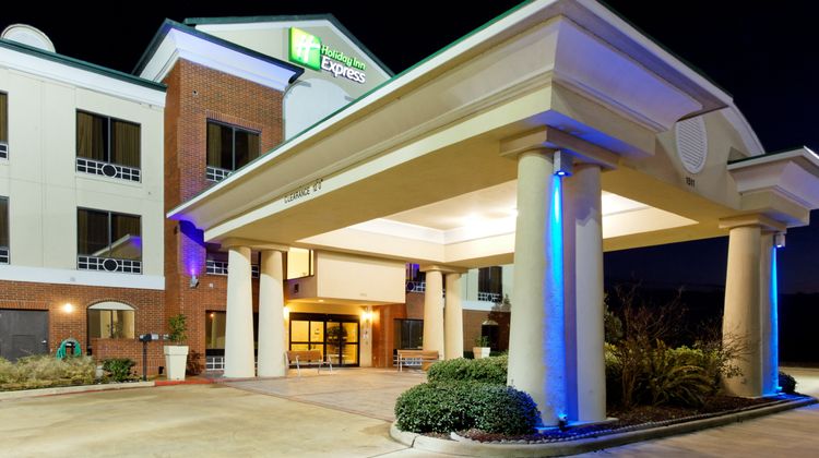 Holiday Inn Express Crockett Exterior