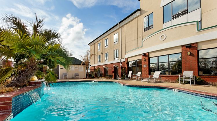 Holiday Inn Express Crockett Pool