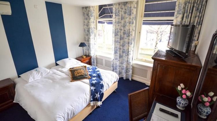 Bridges House Hotel Room