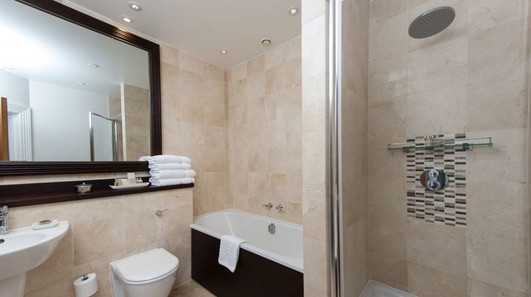 Fraser Suites Kensington Room