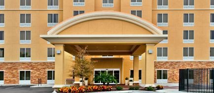 Holiday Inn Express Hotel & Suites Largo Exterior