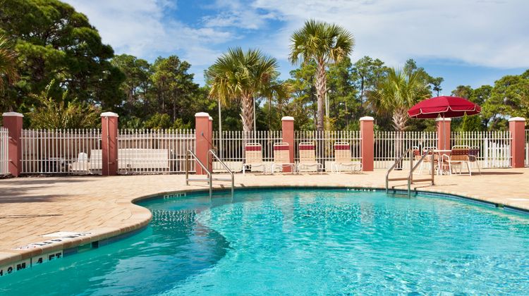 Holiday Inn Express & Suites Port Richey Pool
