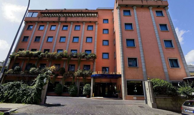 Grand Hotel Tiberio Exterior