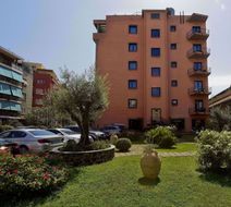 Grand Hotel Tiberio Exterior