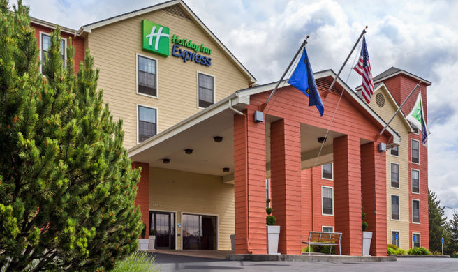 Holiday Inn Express Exterior
