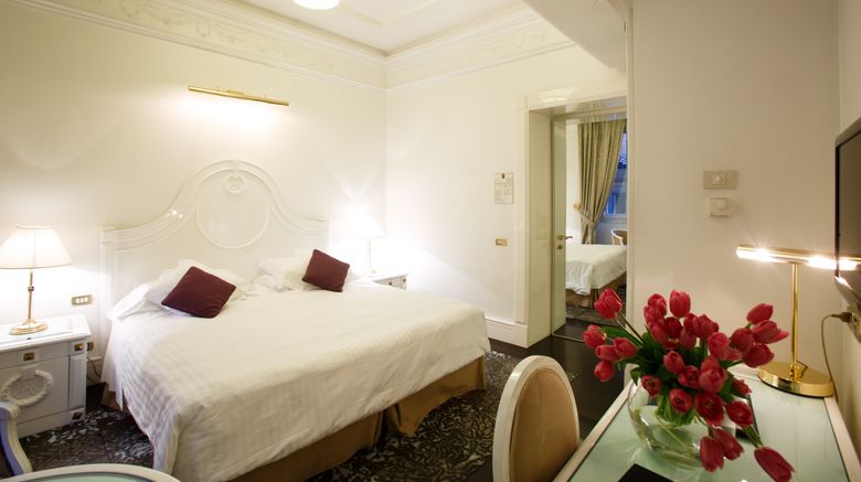 <b>Baccarat Hotel Rome Room</b>. Images powered by <a href="https://www.leonardoworldwide.com/" title="Leonardo Worldwide" target="_blank">Leonardo</a>.
