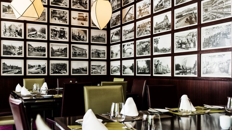 <b>Crowne Plaza Porto Restaurant</b>. Images powered by <a href="https://www.leonardoworldwide.com/" title="Leonardo Worldwide" target="_blank">Leonardo</a>.