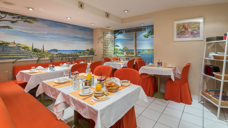 Fertel Maillot Restaurant