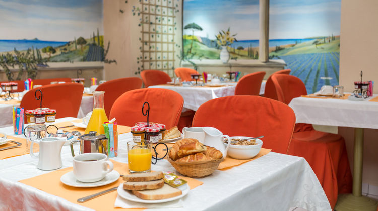 Fertel Maillot Restaurant