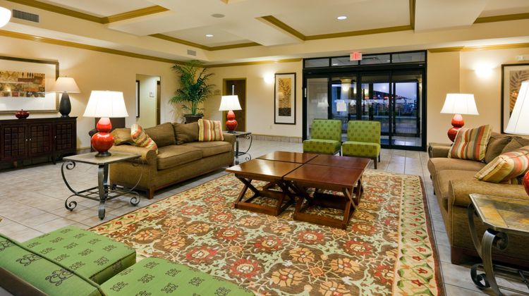 Holiday Inn Express & Suites Pell City Lobby