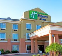 Holiday Inn Express Jourdanton Exterior