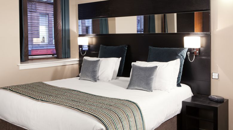 <b>Fraser Suites Glasgow Room</b>. Images powered by <a href="https://www.leonardoworldwide.com/" title="Leonardo Worldwide" target="_blank">Leonardo</a>.