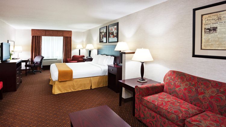 Holiday Inn Express Carrollton Room