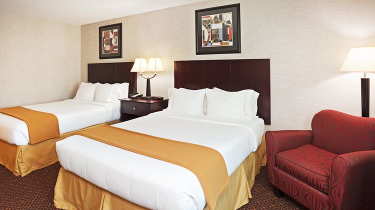 Holiday Inn Express Carrollton Room