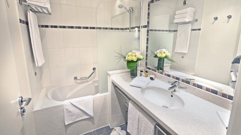 <b>Fraser Suites Harmonie Paris La Defense Room</b>. Images powered by <a href="https://www.leonardoworldwide.com/" title="Leonardo Worldwide" target="_blank">Leonardo</a>.