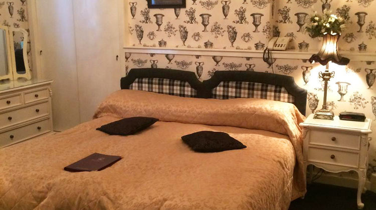 Atholl Arms Hotel Room