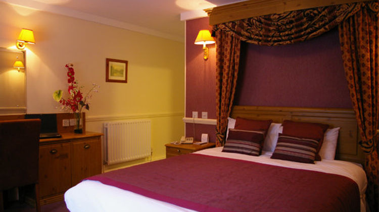 Farnham House Hotel Room