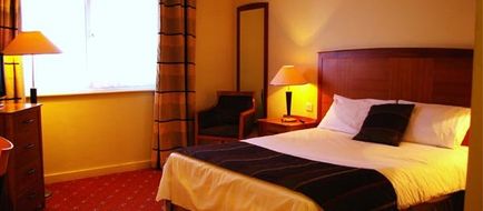 Red Lion Hotel Room
