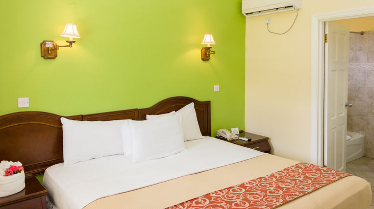 Bay Gardens Inn Room