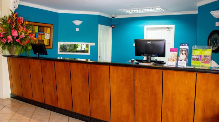 Bay Gardens Inn Lobby