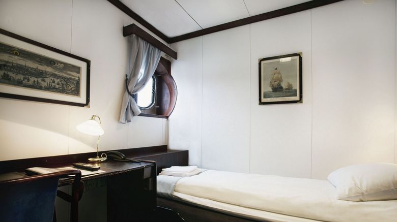 <b>Malardrottningen Yacht Hotel Room</b>. Images powered by <a href="https://www.leonardoworldwide.com/" title="Leonardo Worldwide" target="_blank">Leonardo</a>.