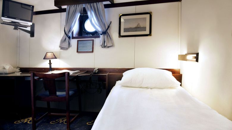 <b>Malardrottningen Yacht Hotel Room</b>. Images powered by <a href="https://www.leonardoworldwide.com/" title="Leonardo Worldwide" target="_blank">Leonardo</a>.