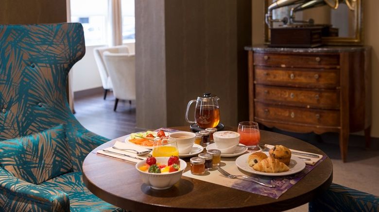 <b>Hotel de la Bourdonnais Restaurant</b>. Images powered by <a href="https://www.leonardoworldwide.com/" title="Leonardo Worldwide" target="_blank">Leonardo</a>.